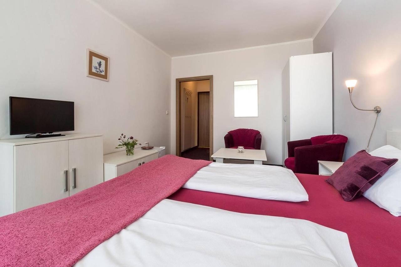 Hotel Racek Černá v Pošumaví Kültér fotó