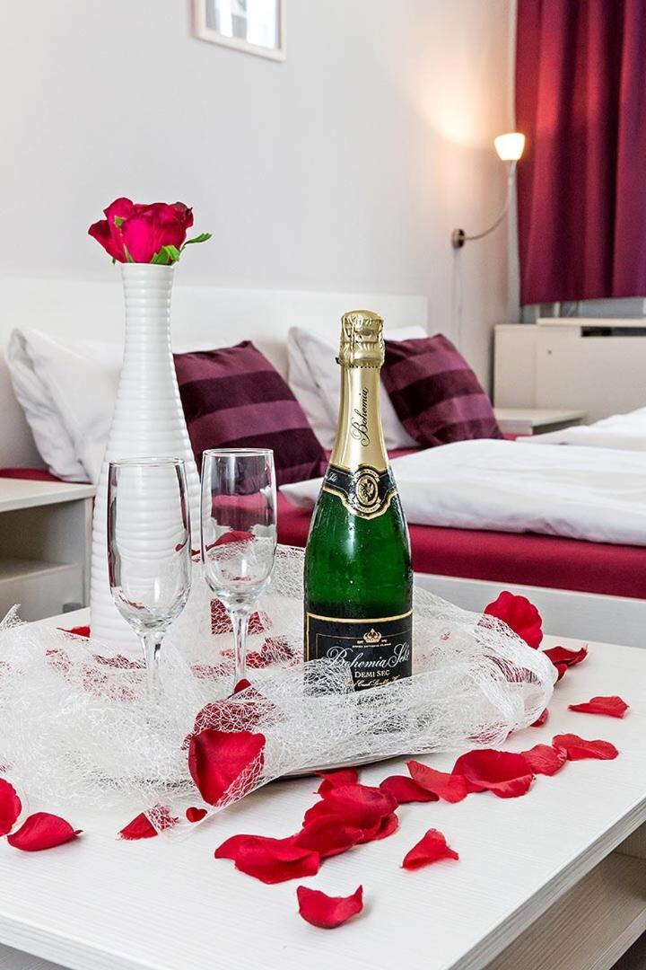 Hotel Racek Černá v Pošumaví Kültér fotó