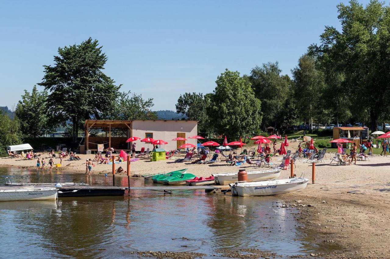 Hotel Racek Černá v Pošumaví Kültér fotó
