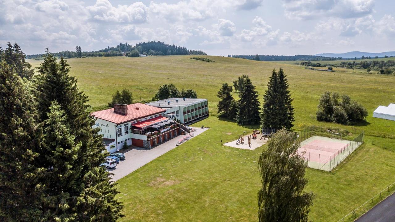 Hotel Racek Černá v Pošumaví Kültér fotó