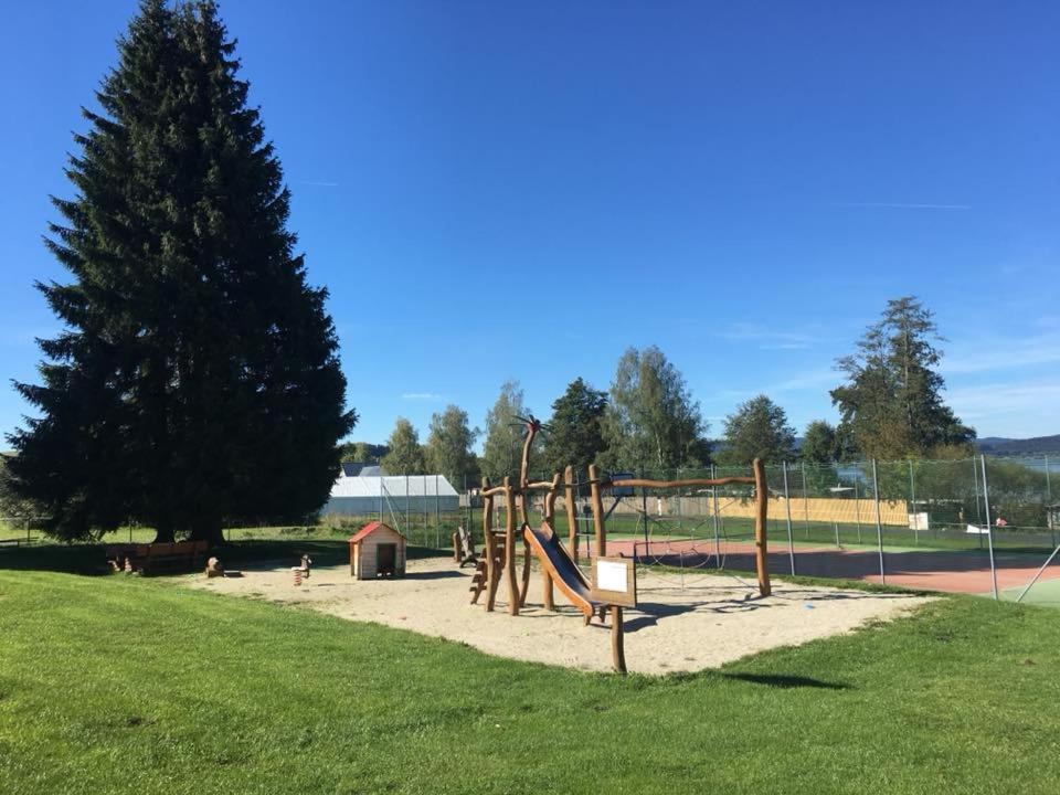 Hotel Racek Černá v Pošumaví Kültér fotó